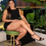 CUANDO UNA MUJER CRUZA LAS PIERNAS, ESTO ES LO QUE REALMENTE PUEDE SIGNIFICAR
